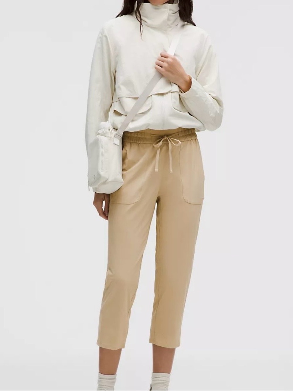Women’s Drawstring Crop Pants in Beige